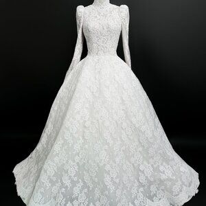 Preloved US 2 Anna Augusta French Corded Lace Bridal Gown